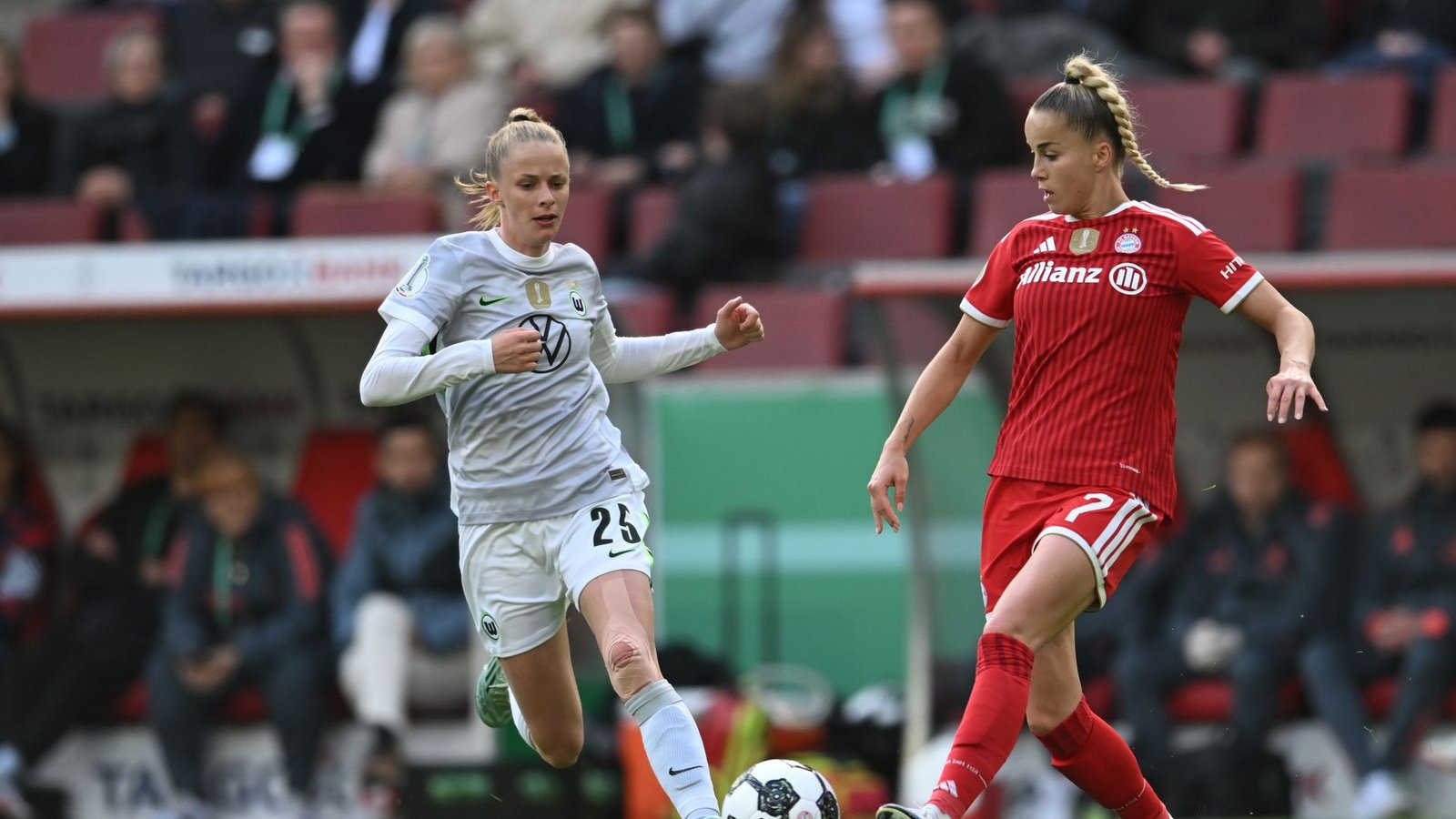 Die Frauen-Bundesliga macht sich auf den Weg in die Selbstständigkeit. (Archivbild)Foto: Fabian Strauch/dpa Die Frauen-Bundesliga macht sich auf den Weg in die Selbstständigkeit. (Archivbild)Foto: Fabian Strauch/dpa