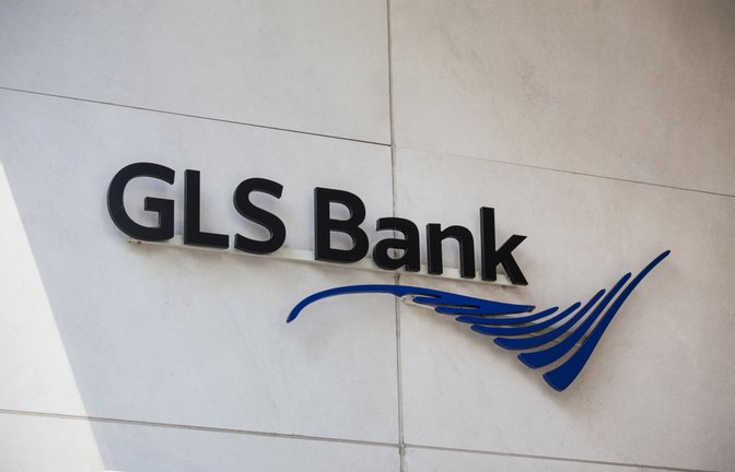 Logo der GLS Bank.<span class='image-autor'>Foto: Tobias Arhelger / shutterstock.com</span>