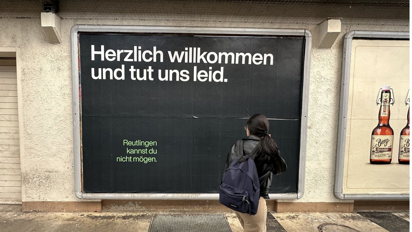 Die Plakate ziehen Aufmerksamkeit auf sich...Foto: StZN/Buchmann Die Plakate ziehen Aufmerksamkeit auf sich...Foto: StZN/Buchmann