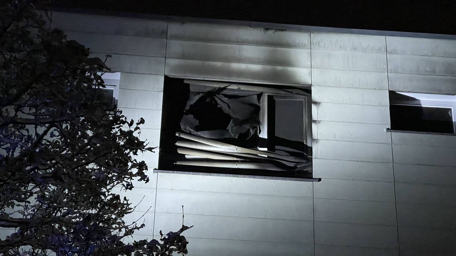 Das Feuer ist laut Polizei in einem der Appartements ausgebrochen.Foto: 7aktuell.de/Simon Adomat/7aktuell.de | Simon Adomat