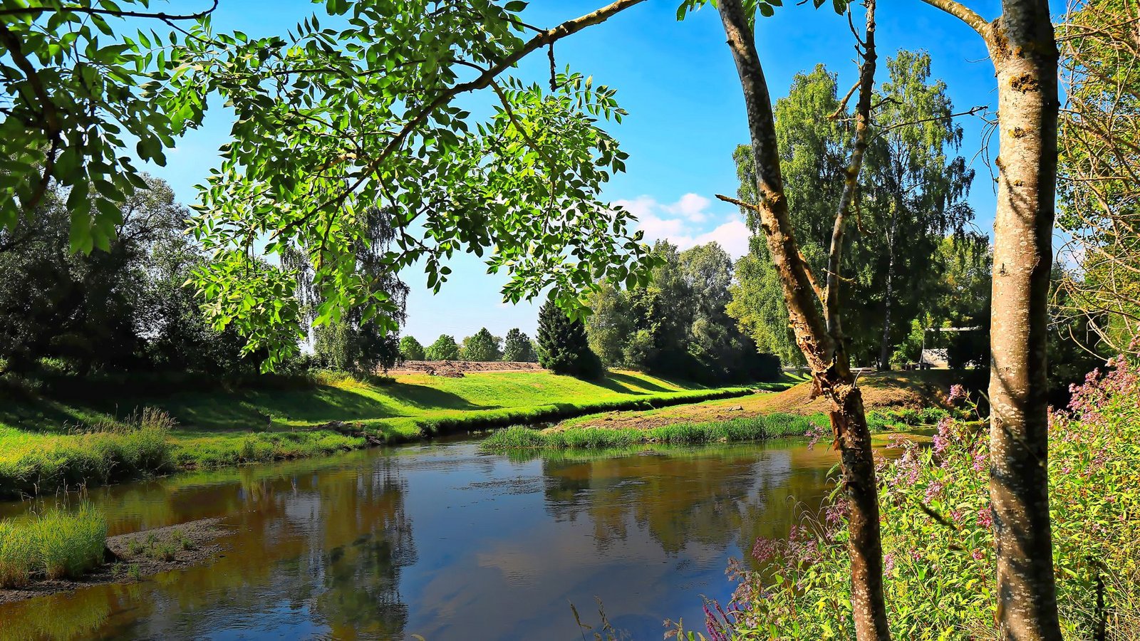 Der Zusammenfluss von Brigach und Breg bei DonaueschingenFoto: imago/Werner Thoma Der Zusammenfluss von Brigach und Breg bei DonaueschingenFoto: imago/Werner Thoma