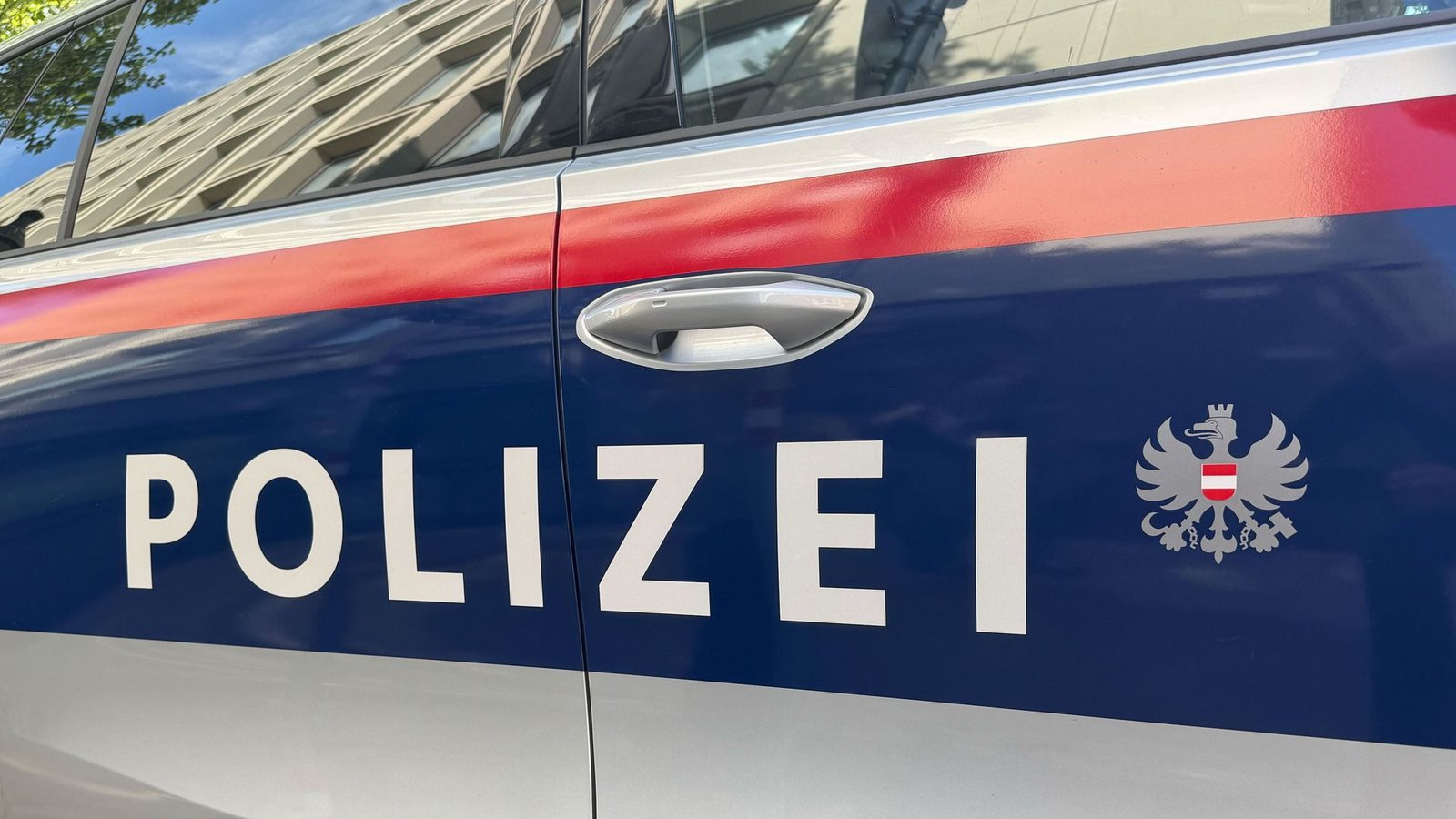 Zwei Menschen sind bei einem Badeunfall verunglückt. (Symbolbild)Foto: Matthias Röder/dpa Zwei Menschen sind bei einem Badeunfall verunglückt. (Symbolbild)Foto: Matthias Röder/dpa