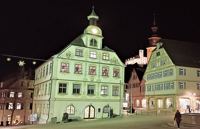 Leuchtende Vaihinger Stadtansicht vom Donnerstagabend.  <span class='image-autor'>Foto: Rücker</span>
