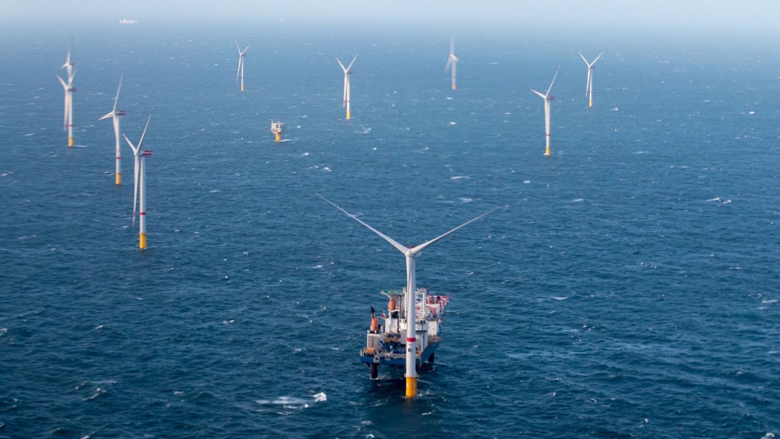 EnBW fordert Korrektur von Windkraft-Ausbauzielen auf See. (Archivbild)Kurt Desplenter/BELGA/dpa EnBW fordert Korrektur von Windkraft-Ausbauzielen auf See. (Archivbild)Kurt Desplenter/BELGA/dpa
