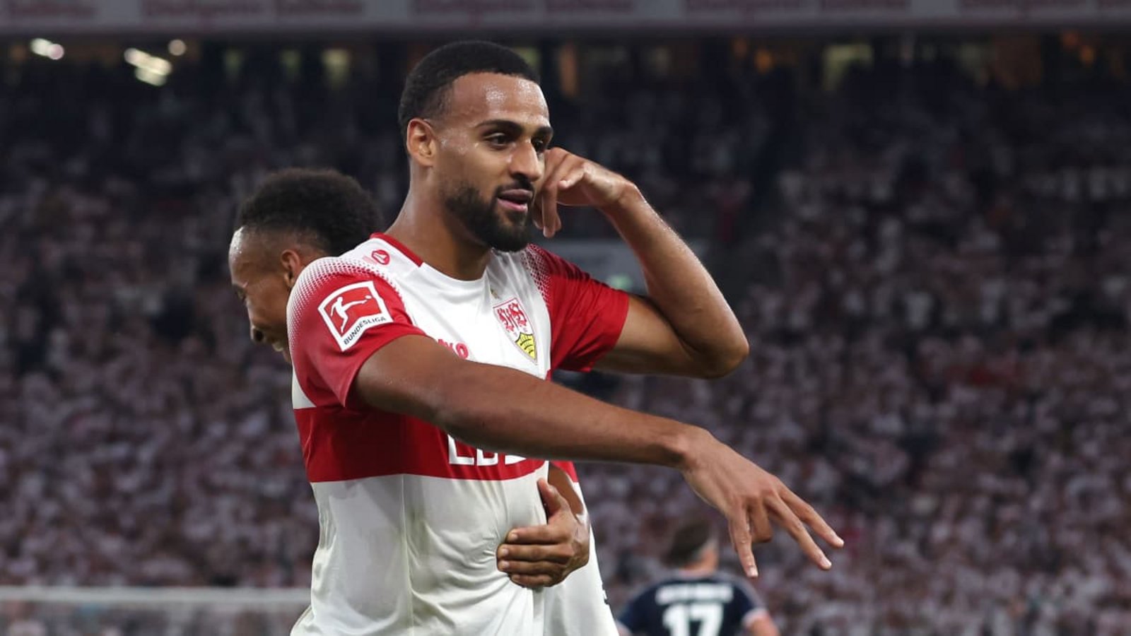 Der Bundestrainer darf ruhig mal wieder anrufen – der VfB-Spieler Josha Vagnoman jubelt nach seinem spektakulären Tor gegen den 1. FC Köln.Baumann/Julia Rahn