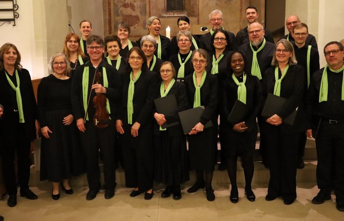 Die Musiker des Benefizkonzerts mit dem GAW-Projektleiter Ulrich Hirsch (l.). <span class='image-autor'>Foto: p</span>