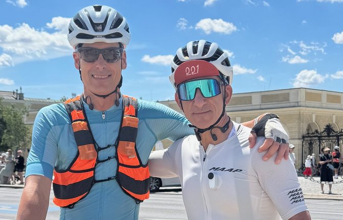 Wolf-Thorsten Witt (links) und Mario Serratore, der 152. wurde, vor dem Start in Wien. <span class='image-autor'>Foto: privat</span>