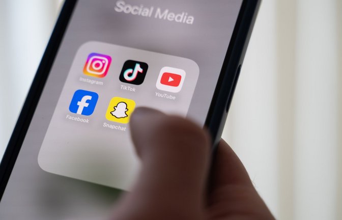 Apps für soziale Medien haben sehr unterschiedliche Funktionen. (Illustration)<span class='image-autor'>Foto: Alicia Windzio/dpa</span>