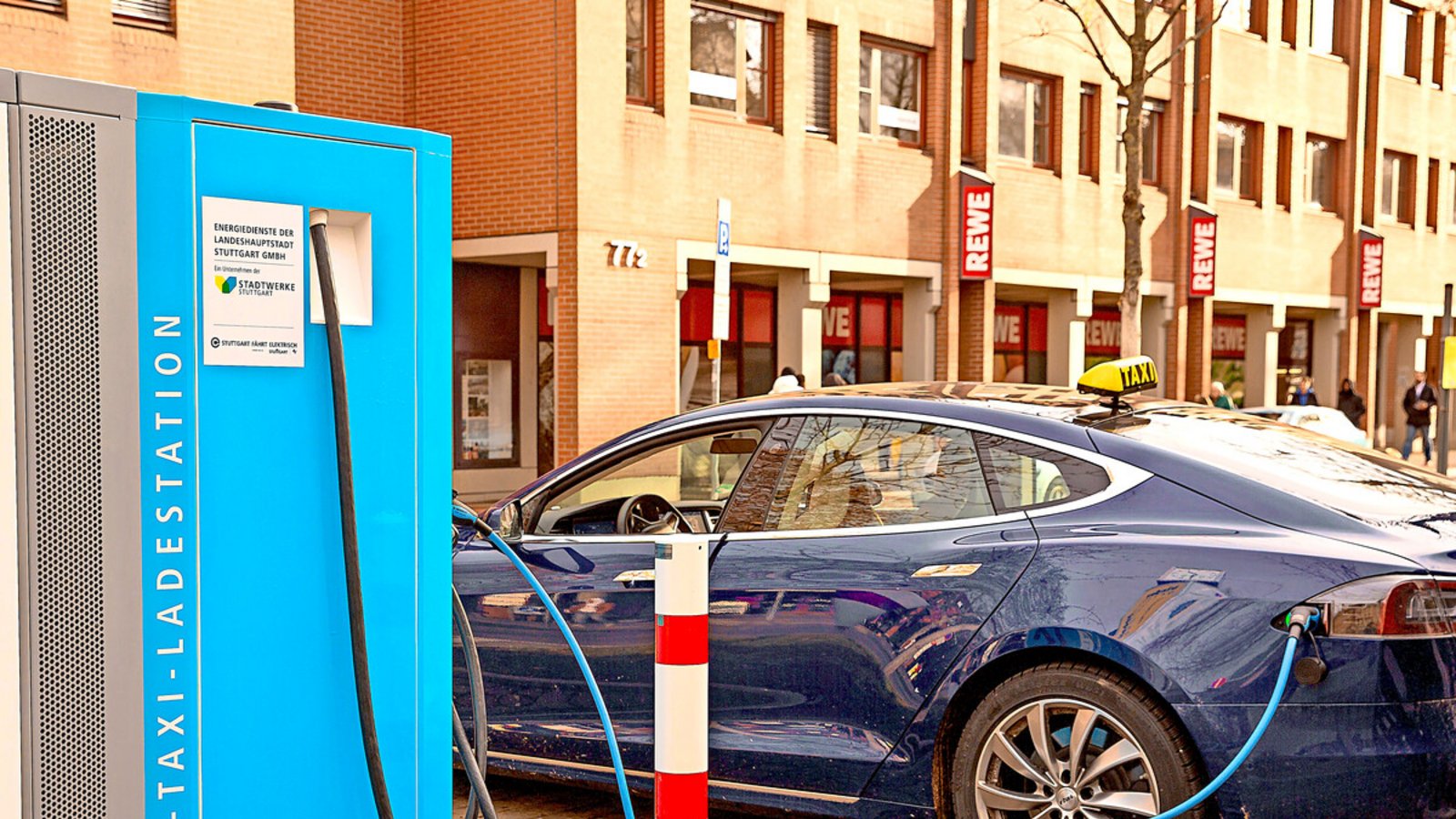 Wer im neuen Jahr sein E-Auto an den Säulen der Stadtwerke lädt, bezahlt weniger.Foto: Wer im neuen Jahr sein E-Auto an den Säulen der Stadtwerke lädt, bezahlt weniger.Foto: 