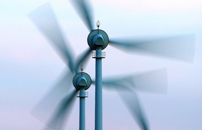 Bis sich Windräder drehen, wird viel geklagt.<span class='image-autor'>Foto: dpa/Hildenbrand</span>