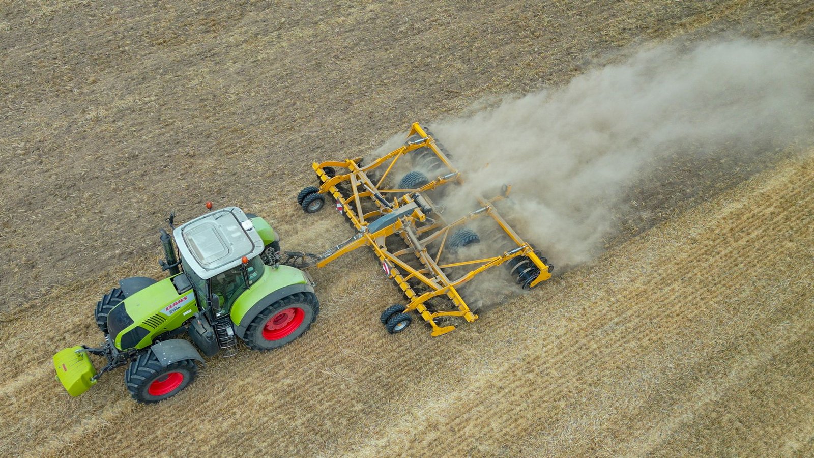 Der Mindestlohn stellt die Landwirtschaft vor eine weitere Herausforderung,Foto: Patrick Pleul/dpa Der Mindestlohn stellt die Landwirtschaft vor eine weitere Herausforderung,Foto: Patrick Pleul/dpa