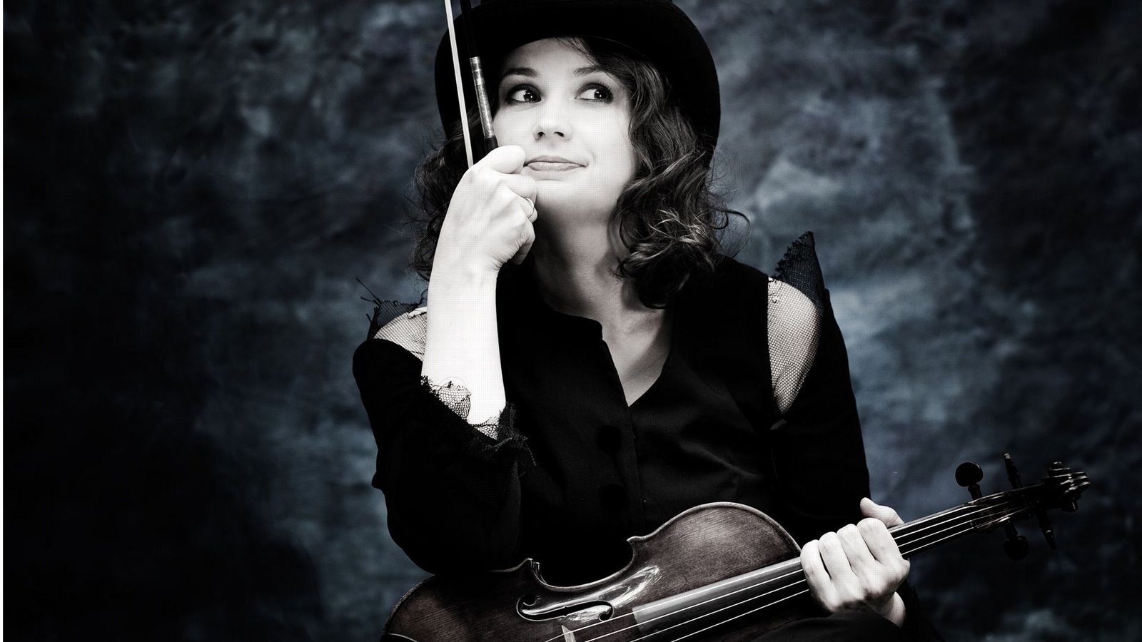 Am 1. Dezember in der SKS Russ-Meisterkonzertreihe in Stuttgart: Stargeigerin Patricia KopatchinskajaFoto: Julia Wesely Am 1. Dezember in der SKS Russ-Meisterkonzertreihe in Stuttgart: Stargeigerin Patricia KopatchinskajaFoto: Julia Wesely