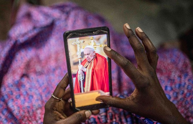 In vielen afrikanischen Ländern wächst die katholische Kirche - anders als etwa in Europa.<span class='image-autor'>Foto: Moses Sawasawa/AP/dpa</span>