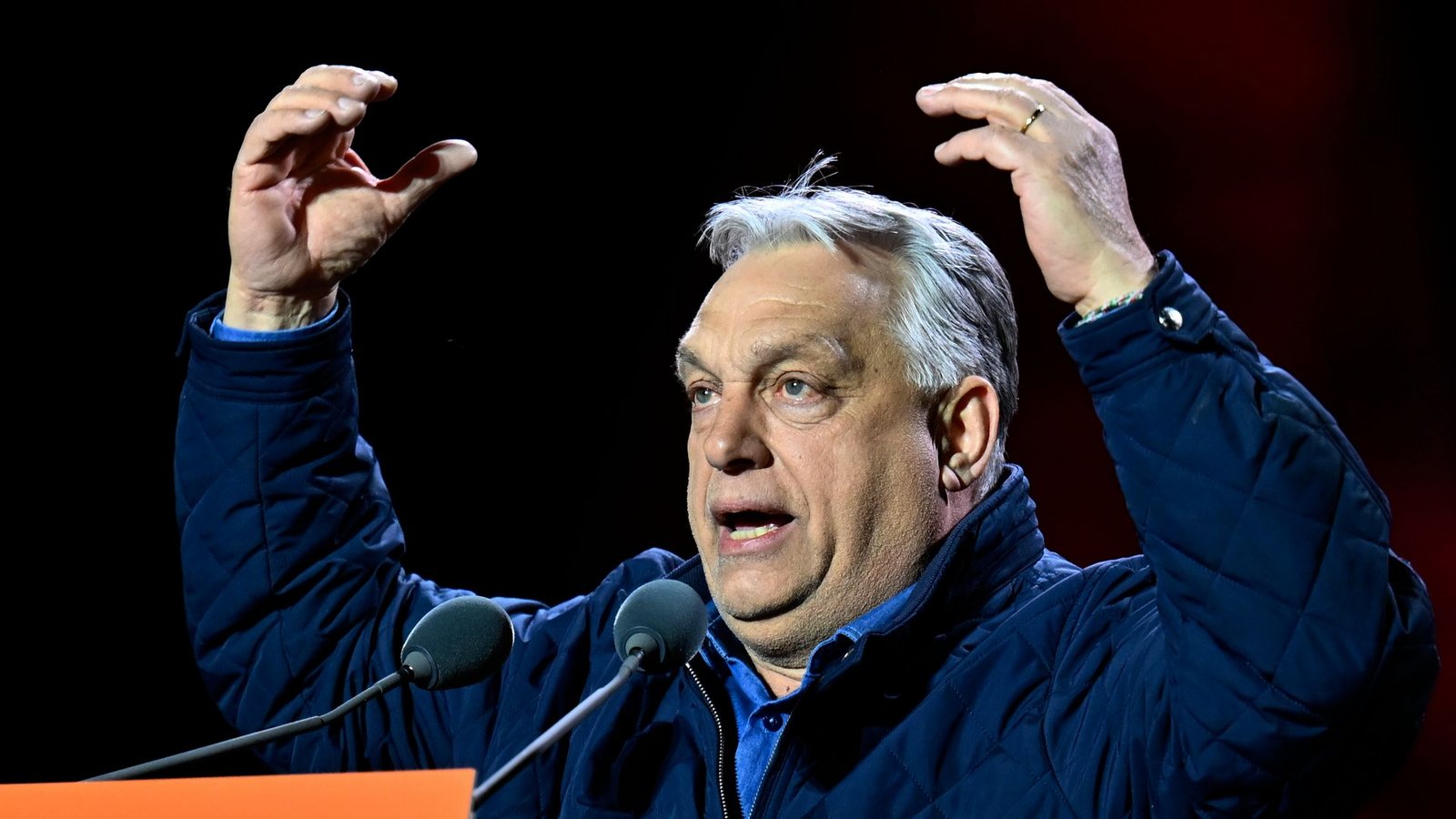 Regierungschef Orban will nach 16 Jahren weiter an der Macht bleiben.Foto: Denes Erdos/AP/dpa