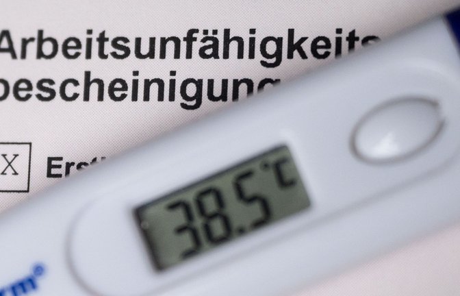 Die Arbeitgeber beklagen, dass Arbeitnehmer in Deutschland zu oft krankfeiern.<span class='image-autor'>Foto: Marijan Murat/dpa</span>