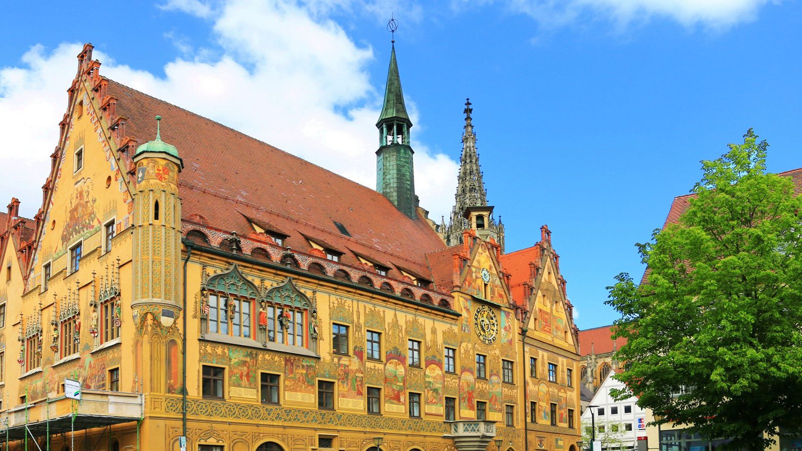 Auch der Chef im historischen Ulmer Rathaus steht 2023 zur Wahl.Foto: mauritius images/Chromorange
