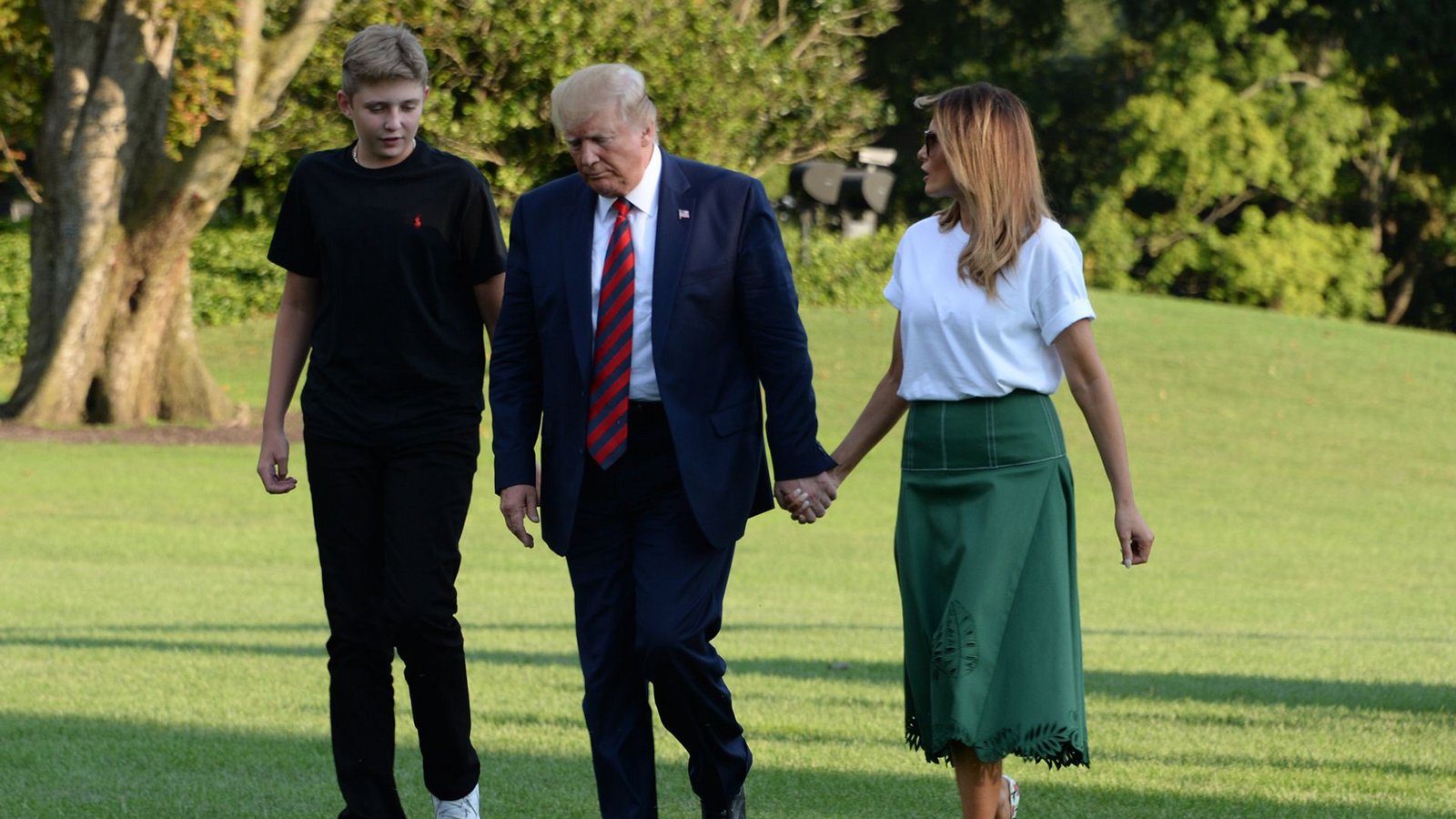 Dass Melania Trump nicht begeistert ist von ihrer neuen Rolle, wird rasch klar. Zunächst bleibt die First Lady mit Sohn Barron im Trump Tower in New York wohnen.Foto: dpa/Christy Bowe Dass Melania Trump nicht begeistert ist von ihrer neuen Rolle, wird rasch klar. Zunächst bleibt die First Lady mit Sohn Barron im Trump Tower in New York wohnen.Foto: dpa/Christy Bowe
