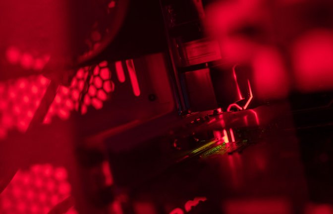 Blick in das Innenleben eines Computers.<span class='image-autor'>Foto: dpa/Nicolas Armer</span>