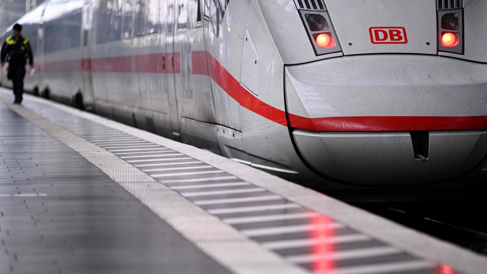 Der neue Fahrplan der Deutschen Bahn ist eine der Änderungen im Dezember.Foto: AFP/KIRILL KUDRYAVTSEV Der neue Fahrplan der Deutschen Bahn ist eine der Änderungen im Dezember.Foto: AFP/KIRILL KUDRYAVTSEV