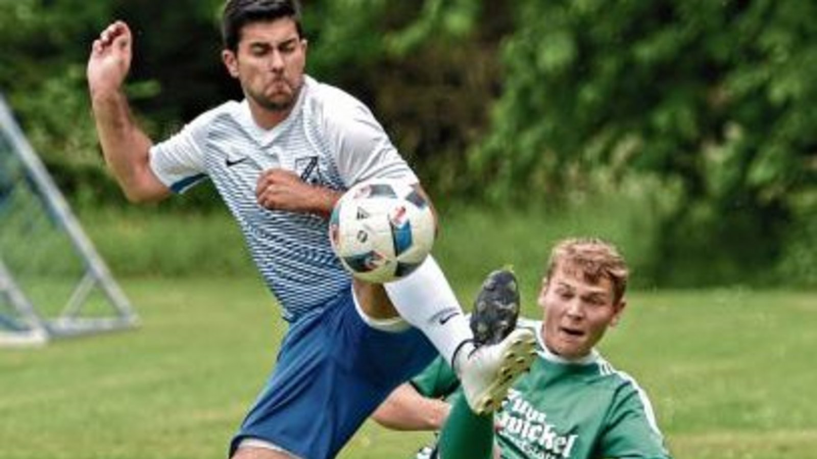 Für Steffen Weeber (rechts) ist der erste Gegner der neuen Saison der letzte der alten – Iptingen spielt gegen Sönmez Bietigheim. Foto: Leitner Für Steffen Weeber (rechts) ist der erste Gegner der neuen Saison der letzte der alten – Iptingen spielt gegen Sönmez Bietigheim. Foto: Leitner