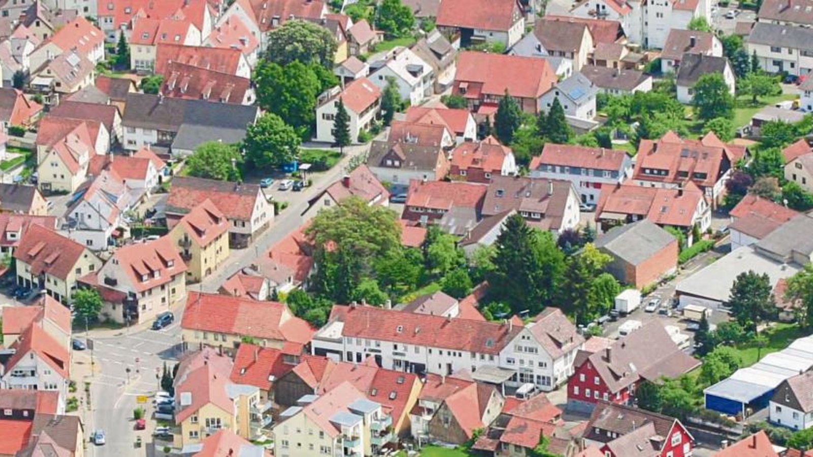 Auf 3,7 Hektar erstreckt sich das Sanierungsgebiet in Sersheim zwischen Vaihinger Straße, Ludwigstraße und Schloßstraße. Fotos: Helbeck/Bögel Auf 3,7 Hektar erstreckt sich das Sanierungsgebiet in Sersheim zwischen Vaihinger Straße, Ludwigstraße und Schloßstraße. Fotos: Helbeck/Bögel