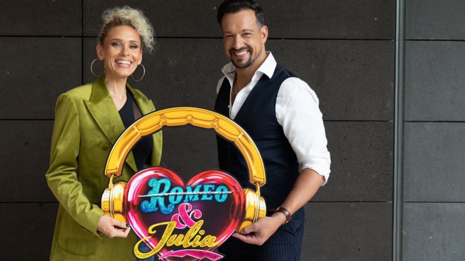 Freuen sich auf „&amp; Julia“ in Stuttgart: Sabrina Weckerlin und Maximilian Mann spielen zwei der Hauptrollen in dem Pop-Musical, das im Oktober in Stuttgart Premiere feiert.Lichtgut/Leif Piechowski