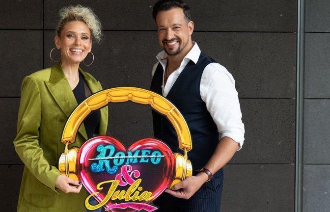 Freuen sich auf „&amp; Julia“ in Stuttgart: Sabrina Weckerlin und Maximilian Mann spielen zwei der Hauptrollen in dem Pop-Musical, das im Oktober in Stuttgart Premiere feiert.<span class='image-autor'>Lichtgut/Leif Piechowski</span>