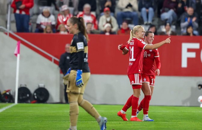 VfB-Torhüterin Laura Giuliani (li.) musste viermal den Ball aus dem Netz holen.<span class='image-autor'>Eibner-Pressefoto/Jenni Maul</span>