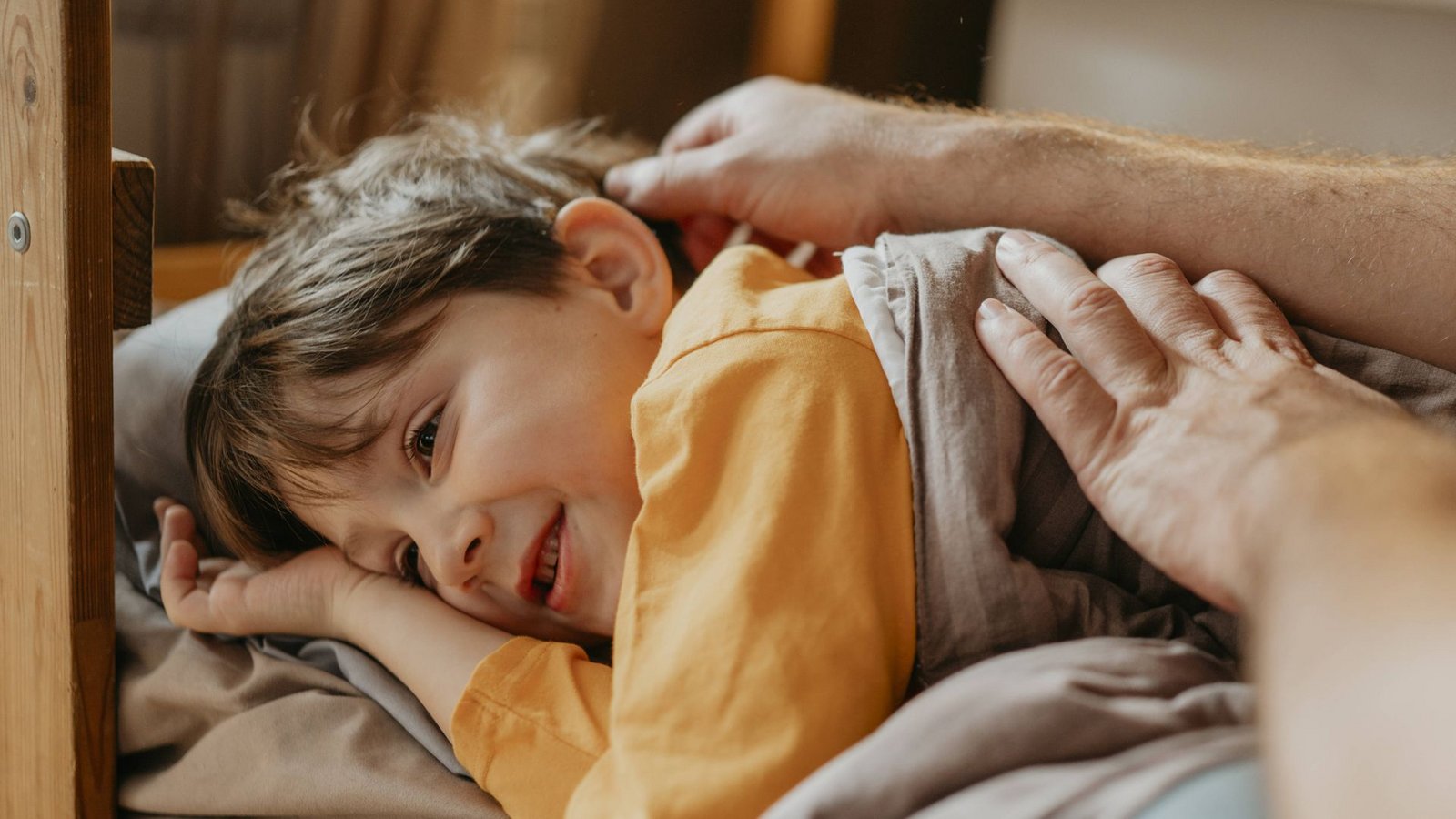 Eltern haben viel zu tun, wenn Kinder krank sind.Foto: imago/Anastasiya Amraeva Eltern haben viel zu tun, wenn Kinder krank sind.Foto: imago/Anastasiya Amraeva