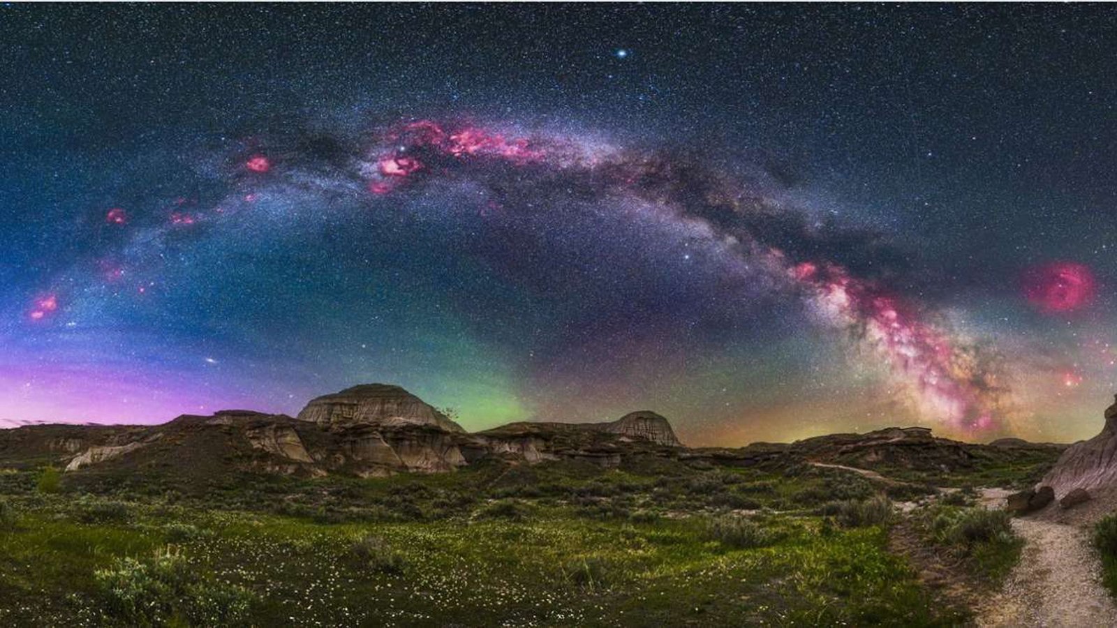 Im Herzen unserer Galaxie, der Milchstraße, befindet sich ein Schwerkraft-Gigant, ein Masse-Monster: das supermassereiche Schwarze Loch Sagittarius A*.Foto: Imago/VWPics