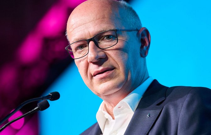 Kai Wegner (CDU), Regierender Bürgermeister von Berlin. Das Land Berlin und der Konzern Israel Aerospace Industries (IAI) wollen gemeinsam ein Innovationszentrum für Luft- und Raumfahrt sowie Verteidigung gründen (Archivfoto).<span class='image-autor'>Foto: Annette Riedl/dpa/Annette Riedl</span>