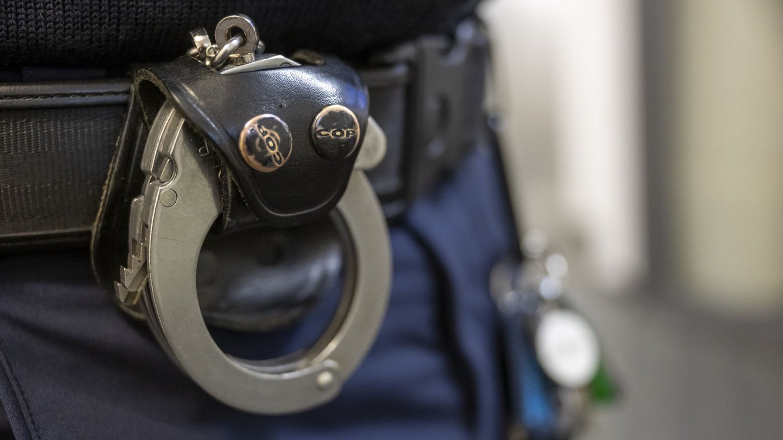 Die Bundespolizei traf die Tatverdächtigen noch in der Nähe des Tatorts an. (Symbolbild)Foto: dpa/Peter Kneffel Die Bundespolizei traf die Tatverdächtigen noch in der Nähe des Tatorts an. (Symbolbild)Foto: dpa/Peter Kneffel