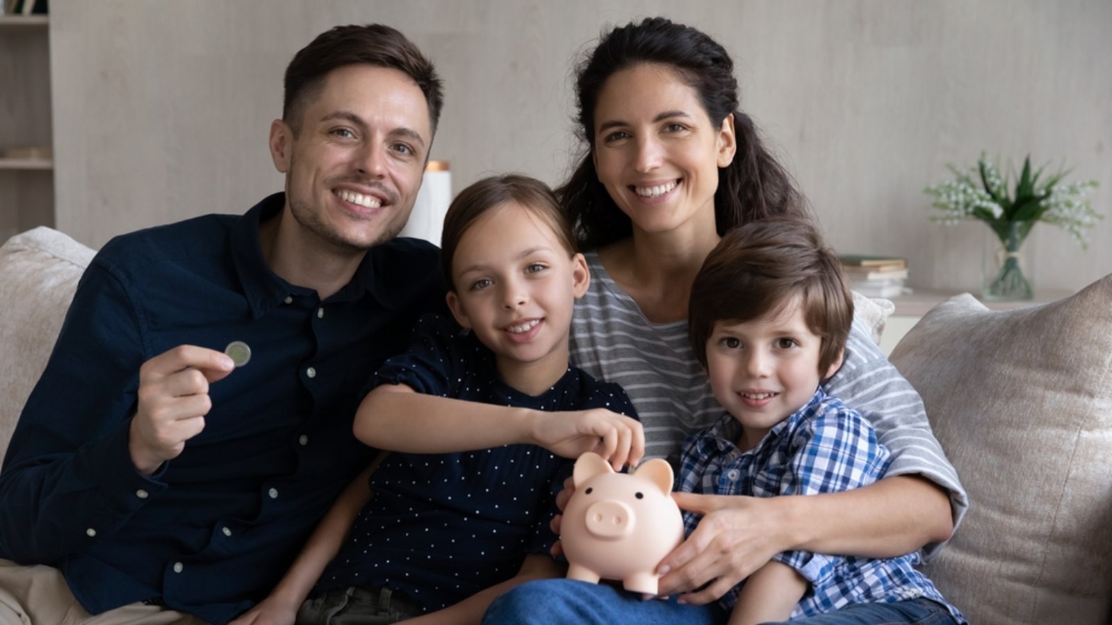 Im November kommt das Kindergeld an den folgenden Terminen.Foto: fizkes / shutterstock.com Im November kommt das Kindergeld an den folgenden Terminen.Foto: fizkes / shutterstock.com
