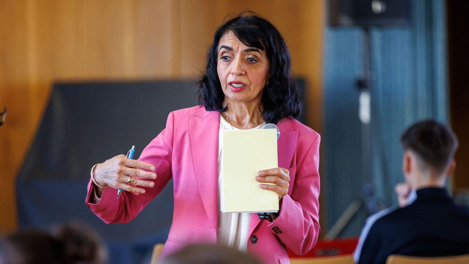 Wahlkämpferin und zugleich neutral? Landtagspräsidentin Aras, GrüneFoto: Stefanie Schlecht