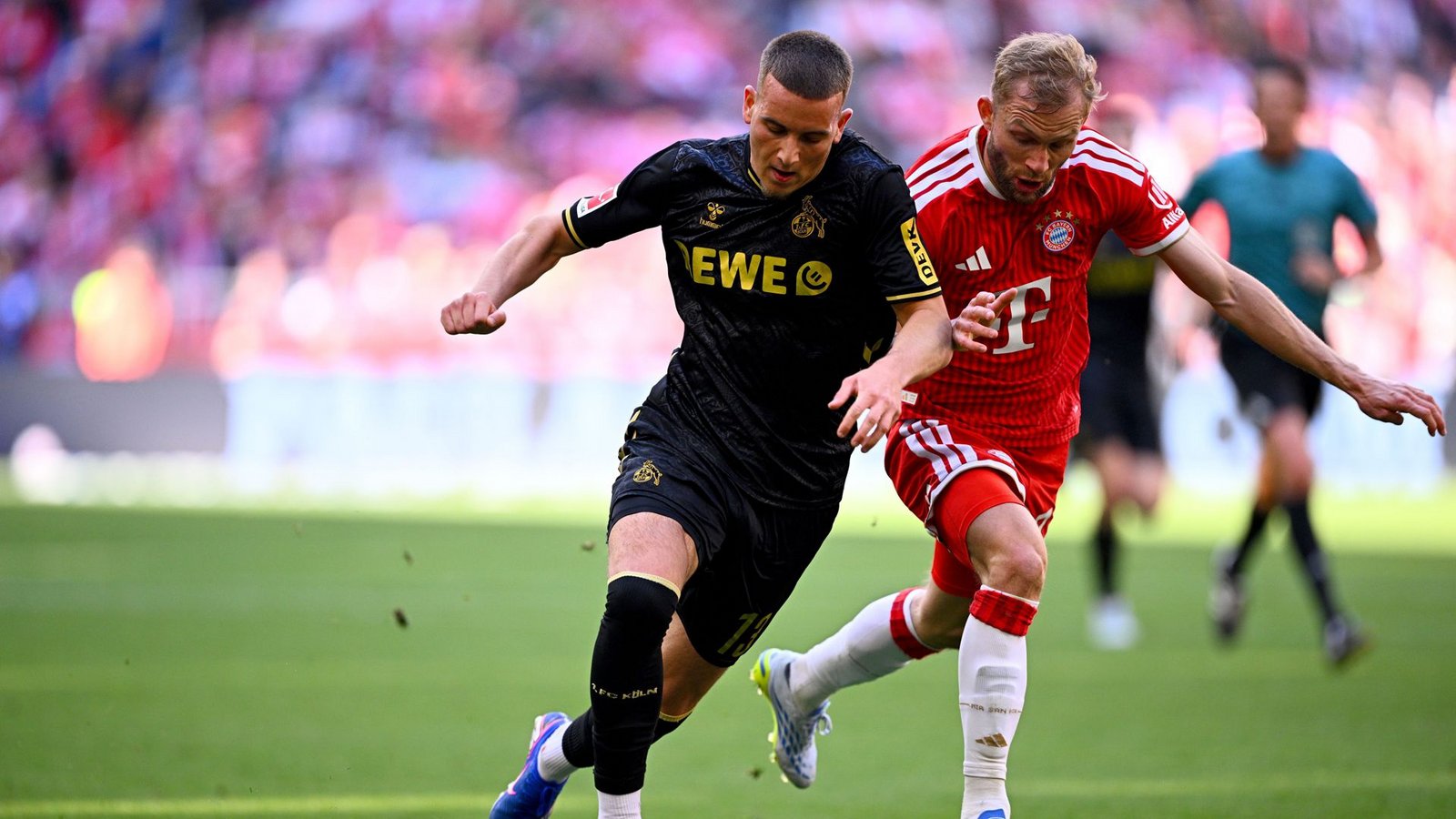 Der Kölner Said El Mala (links) im Zweikampf mit Bayern-Spieler Konrad LaimerFoto: Tom Weller/dpa/Tom Weller Der Kölner Said El Mala (links) im Zweikampf mit Bayern-Spieler Konrad LaimerFoto: Tom Weller/dpa/Tom Weller