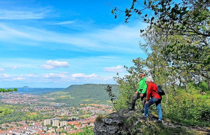 Blick vom Bodenfels ins Filstal mit Geislingen, Kuchen und Süßen<span class='image-autor'>Foto: /Jakob Panitz</span>