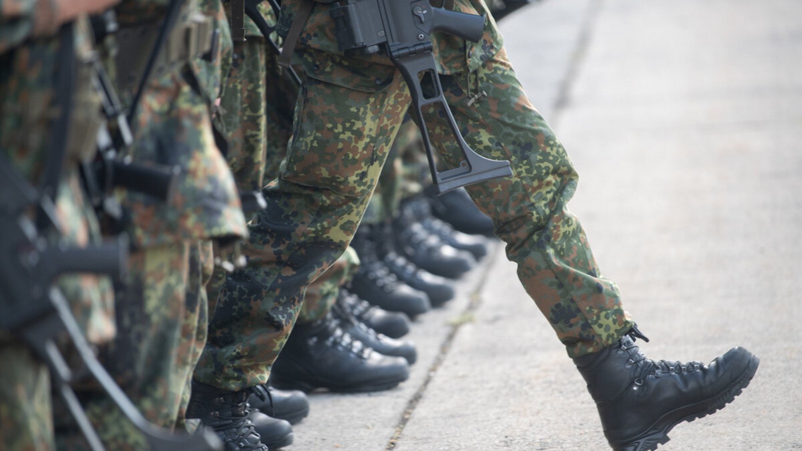 Soldaten der Bundeswehr bei einer Übung: Besonders die Personalsituation macht der Truppe zu schaffen. Soldaten der Bundeswehr bei einer Übung: Besonders die Personalsituation macht der Truppe zu schaffen.Foto: dpa/Sebastian Gollnow Soldaten der Bundeswehr bei einer Übung: Besonders die Personalsituation macht der Truppe zu schaffen. Soldaten der Bundeswehr bei einer Übung: Besonders die Personalsituation macht der Truppe zu schaffen.Foto: dpa/Sebastian Gollnow