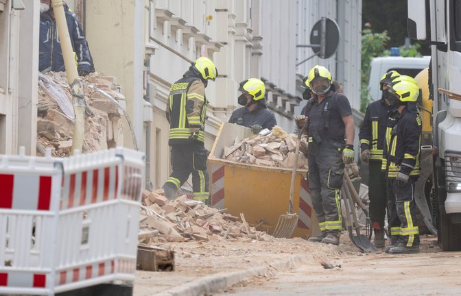 Drei Leichen wurden nach dem Hauseinsturz in Görlitz geborgen.<span class='image-autor'>Foto: Sebastian Kahnert/dpa</span>