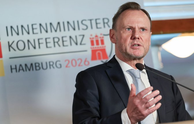 Andy Grote (SPD) ist diesmal Gastgeber der Innenministerkonferenz (IMK). (Archivfoto)<span class='image-autor'>Foto: Christian Charisius/dpa</span>