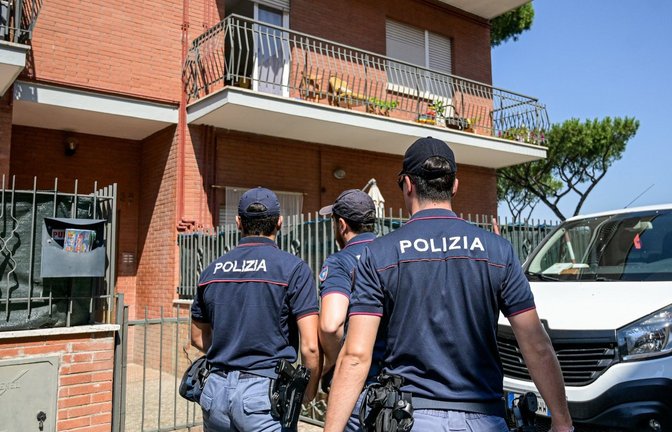 Nach dem Mord an einem Ehepaar und ihrer kleinen Tochter in Rom fahndet die italienische Polizei nach einem Verdächtigen, bei dem es sich um einen Bekannten der Familie handeln soll.<span class='image-autor'>Foto: Valentina Stefanelli/LaPresse via ZUMA Press/dpa</span>