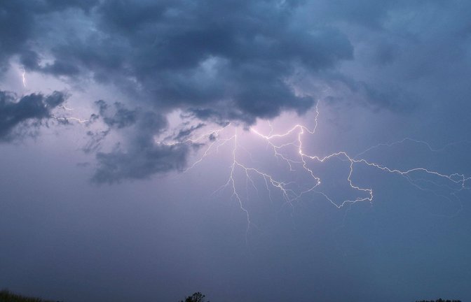 In Baden-Württemberg drohen Extremgewitter. (Symbolbild)<span class='image-autor'>Foto: Alexander Wolf/onw-images/dpa/Alexander Wolf</span>