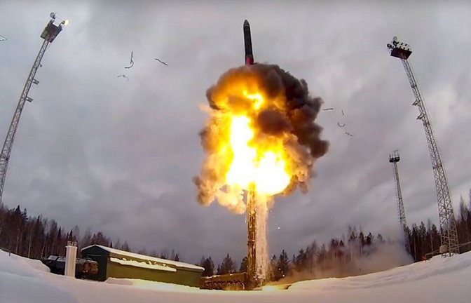 Start einer ballistischen Interkontinentalrakete vom Typ RS-24  „Jars“ bei einer russischen Militärübung. Foto: Russian Defense Ministry Press Service/ AP/dpa<span class='image-autor'>Foto: &nbsp;</span>