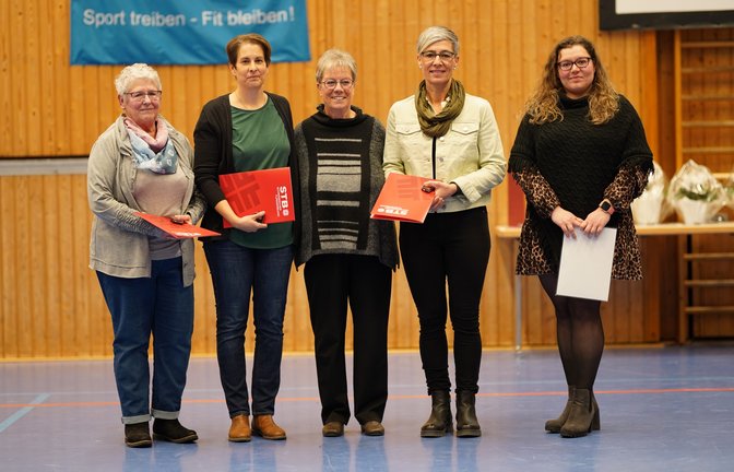 Bei der Turngau-Ehrung (von links): Ingrid Gänzle, Simone Gast, Bärbel Vorrink, Simone Stuhlhofer Rebecca Grimml.  <span class='image-autor'>Fotos: p</span>