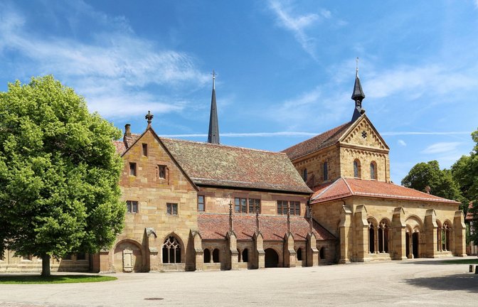 Drei Sonderführungen im Mai präsentieren das klösterliche Leben im Mittelalter in Maulbronn: Am Samstag (21. Mai) um 10.30 Uhr wird beim Rundgang „Ora et labora – bete und arbeite“ der Tagesablauf der Mönche erklärt. Am gleichen Tag um 14.30 Uhr geht es um „Form und Stil“ der beeindruckenden Klosterbaukunst. Am Sonntag (22. Mai) um 14.30 Uhr beleuchtet die Veranstaltung „Auferstehung und Unsterblichkeit“ die Bestattungskultur des Klosters. Eine telefonische Anmeldung ist für jede der drei Führungen unter der Rufnummer 0 62 21 / 658 88 15 erforderlich.  <span class='image-autor'>Foto: p</span>