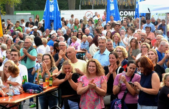 Rund 1000 Besucher werden beim Karaoke-Abend gezählt.  <span class='image-autor'>Fotos: Stahlfeld</span>