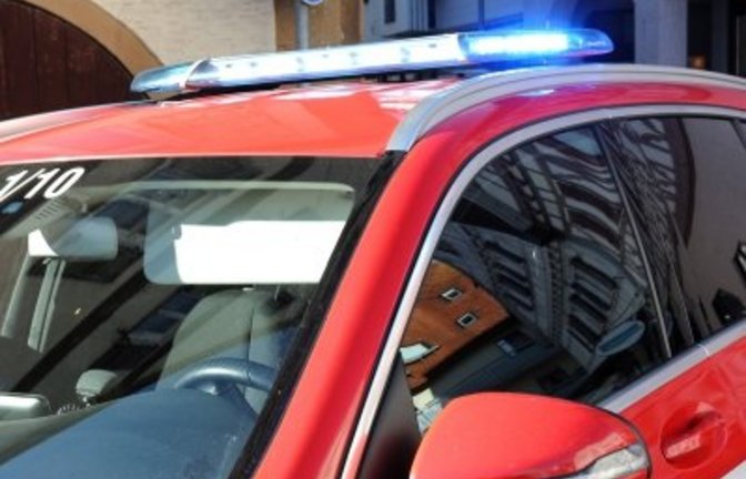 Die Feuerwehr muss regelmäßig Mensch und Tier aus überhitzten Autos befreien. Archivfoto: VKZ/Küppers