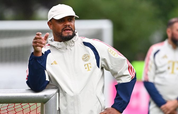 Vincent Kompany steht vor seiner dritten Saison als Trainer des FC Bayern. Bislang hat er zwei Meisterschaften und einen Pokalsieg vorzuweisen.<span class='image-autor'>IMAGO/Frank Hoermann/SVEN SIMON</span>