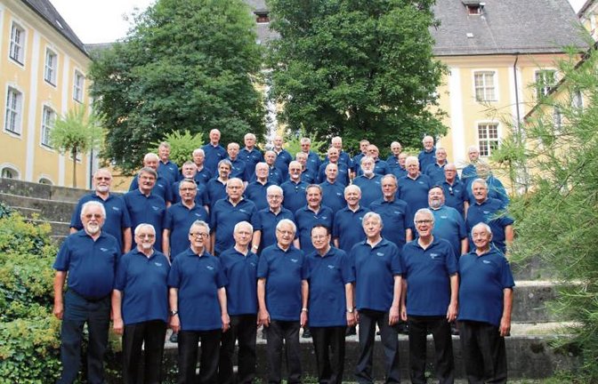 Die Herren des Männerchores sind für die anstehenden Aufgaben gut vorbereitet.  Foto: p