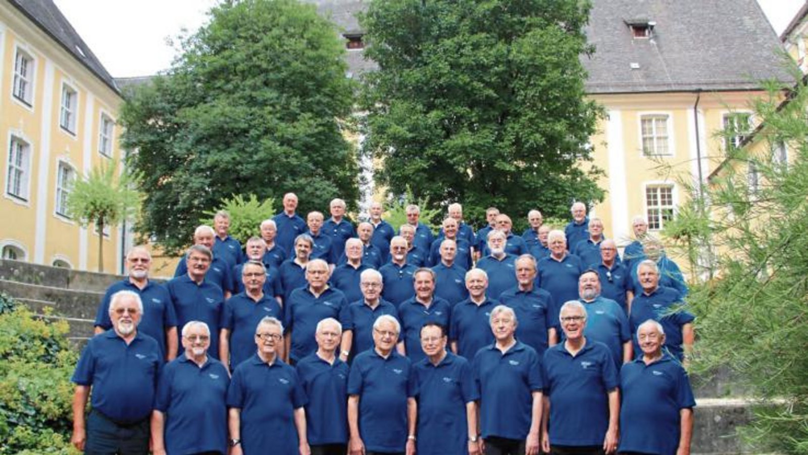 Die Herren des Männerchores sind für die anstehenden Aufgaben gut vorbereitet. Foto: p Die Herren des Männerchores sind für die anstehenden Aufgaben gut vorbereitet. Foto: p
