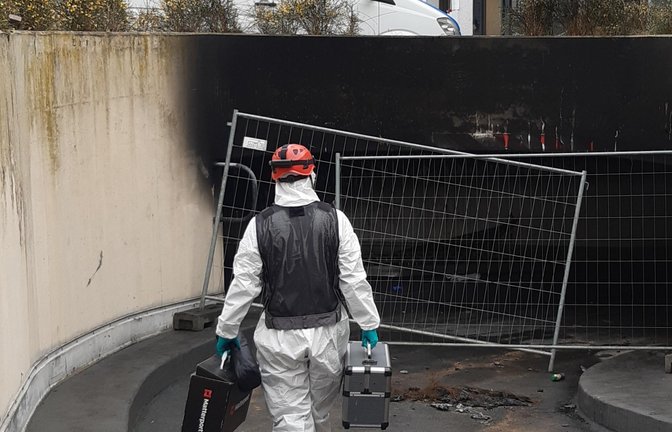 Die Ermittler möchten die Ursache des Brandes in der Tiefgarage herausfinden. Foto: Mross